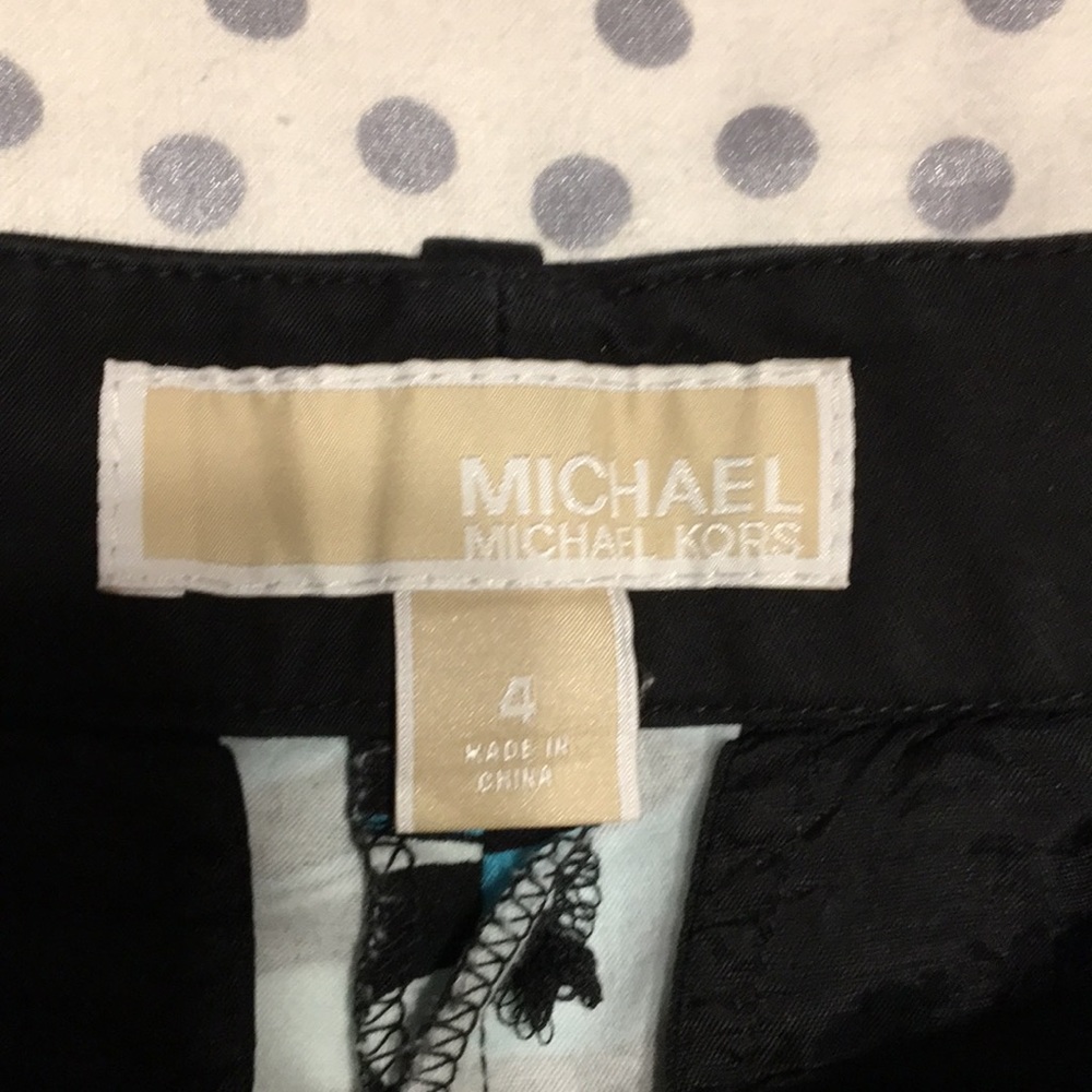 Michael Kor’s Short Shorts 💙 - Picture 5 of 6